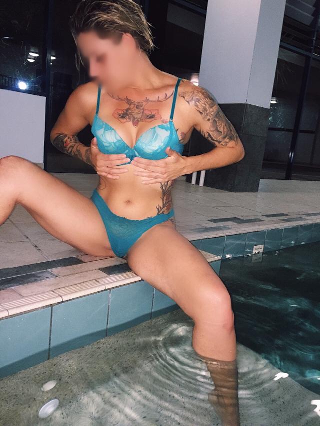 Karasu Escort Bayan Pembe